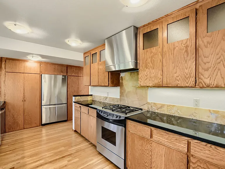2532 E McGraw St — Photo 23