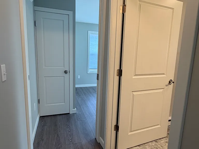 30-32 Osborne St #2 — Photo 9