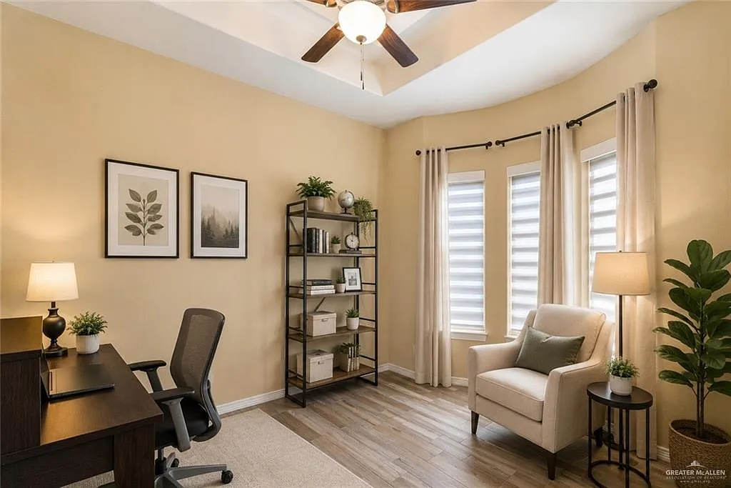 4 bed, 2.0 bath, 1720 sqft, $2,350 — Photo 2