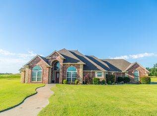 2900 Logan Rd, Weatherford, OK 73096