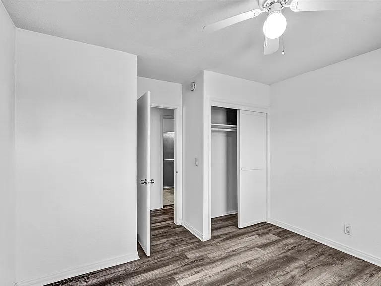 5860 - 5864 Mildred Street — Photo 38