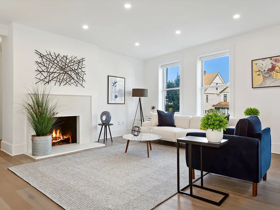 148-09 Northern Blvd E #2E