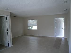 5th image of 638 SW Dwyer Ave