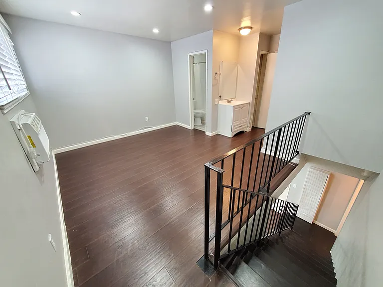 5836 Harold Way #14 — Photo 3