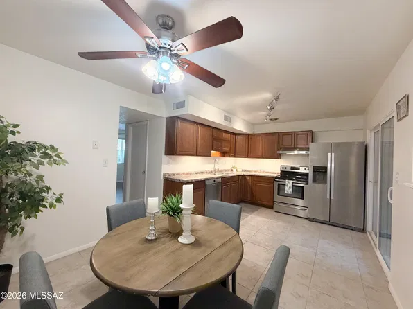 8160 E Broadway Blvd #J4, Tucson, AZ 85710