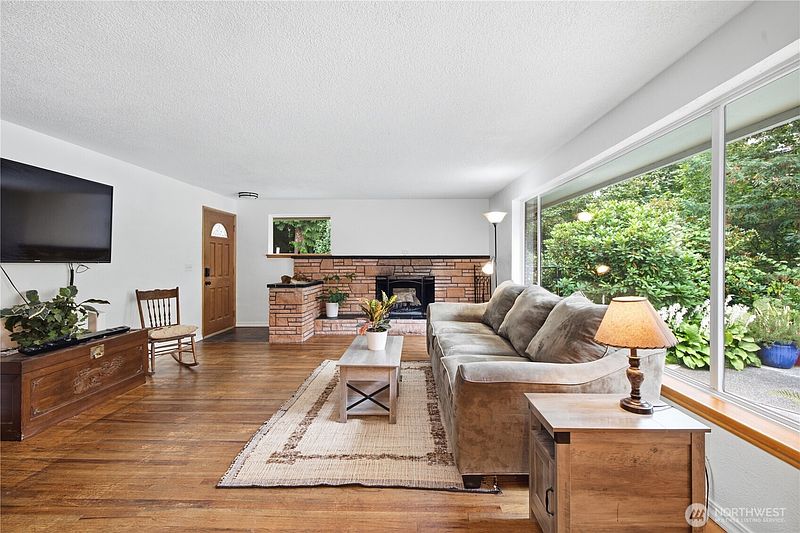 5th image of 1405 Shaw Road E