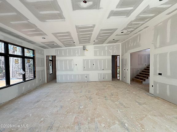 5th image of 229 Hill Road