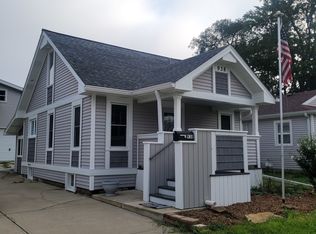 938 Harriet Ave, Aurora, IL 60505