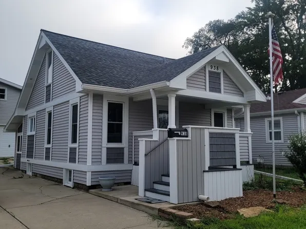 938 Harriet Ave, Aurora, IL 60505