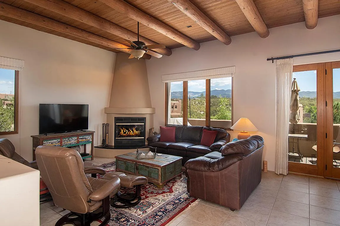 Building Photo - 1742 Ridge Pointe Loop