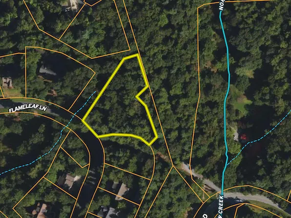 85 Flameleaf Ln, Laurel Park, NC 28739