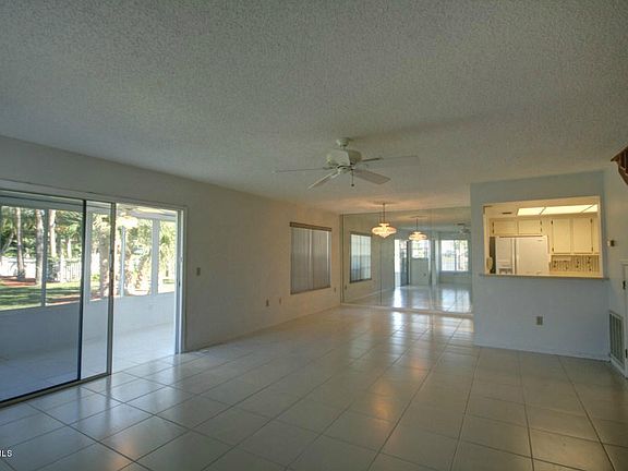 4th image of 724 Fairway Dr