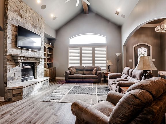 4th image of this home
