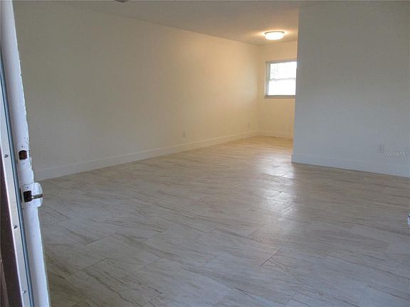5th image of 810 Oregon Ave