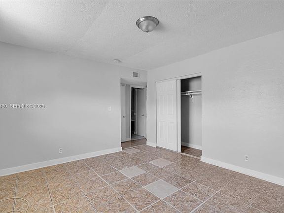 5th image of 632 SW 16th Ave APT D