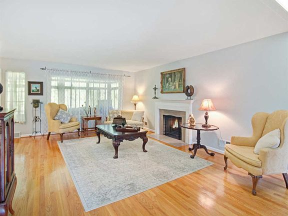 5th image of 1207 Van Dusen Dr