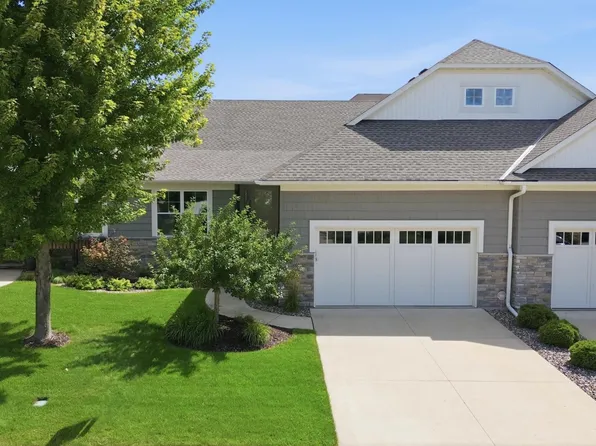 8652 Lake Riley Dr, Chanhassen, MN 55317