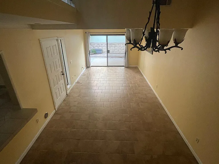 343 Rosewood St — Photo 7