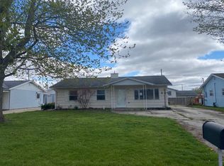 121 Longfellow Dr, Tiffin, OH 44883