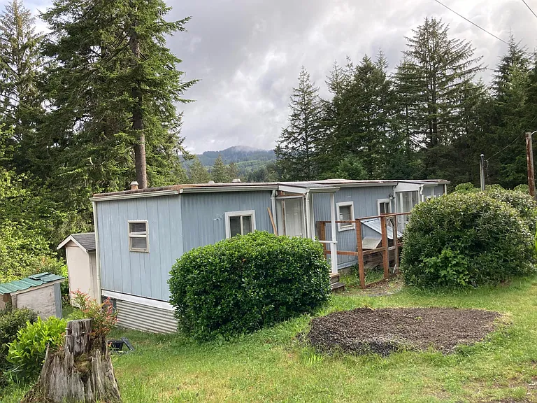 Shore Crest Dr — Photo 1