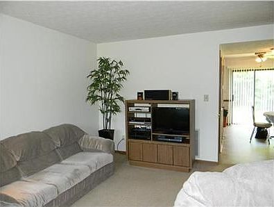 3rd image of 869 Soramill Ln