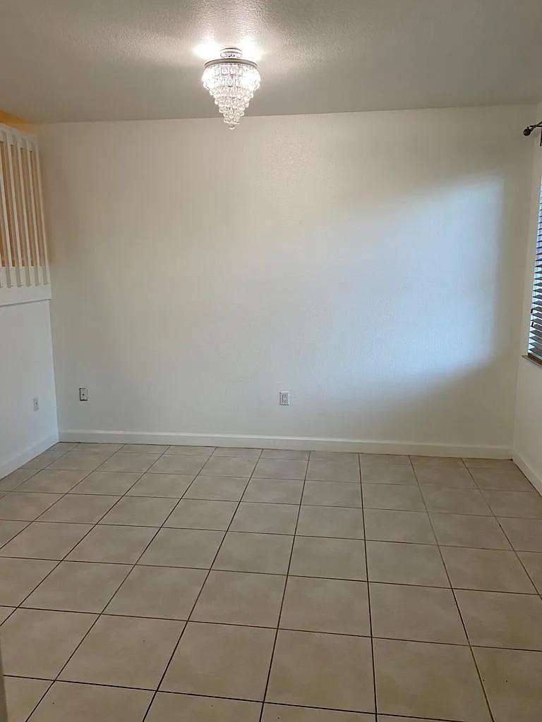 3 bed, 2.5 bath, 1386 sqft, $2,900 — Photo 4