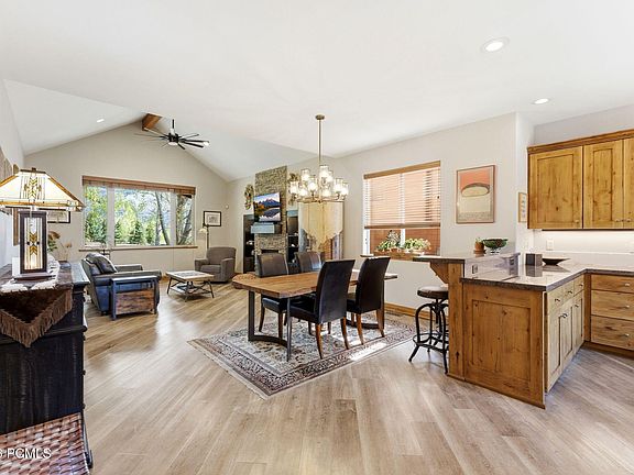 4th image of 1096 Turnberry Ct