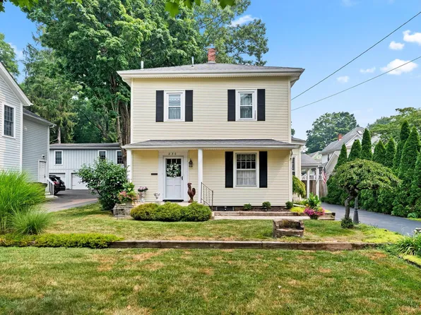 230 E College St, Granville, OH 43023