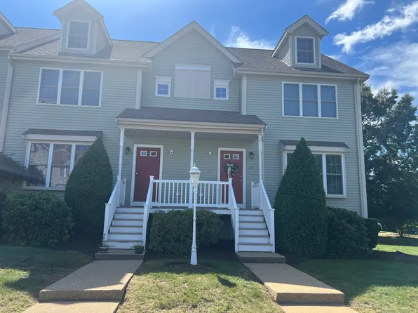 646 Bedford St APT A8, Whitman, MA 02382