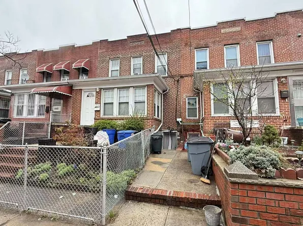 5005 46th St, Woodside, NY 11377