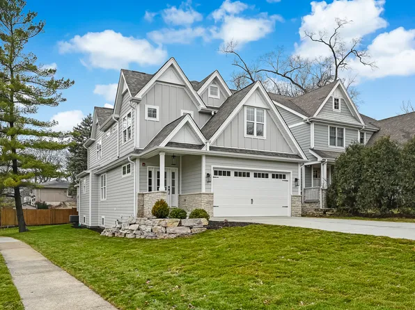 2 Oxford Ave, Clarendon Hills, IL 60514