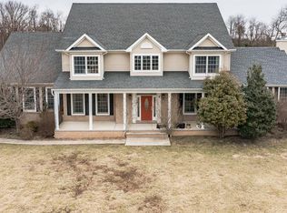 2 Blue Diamond Hill Ct, Milltown, NJ 08850
