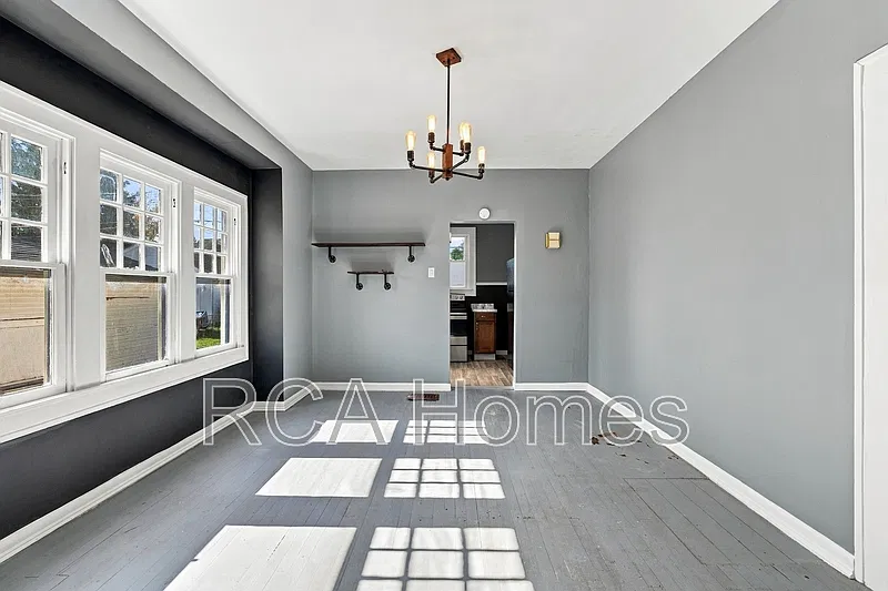 2 bed, 1.0 bath, $1,350 — Photo 4