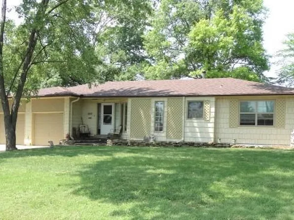 608 W Mill St, Butler, MO 64730