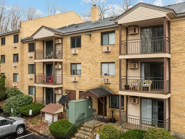 19 Country Club Drive #23, Manchester, NH 03102