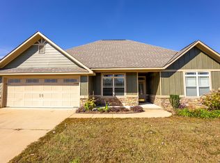 4 Silver Leaf Ct, Phenix City, AL 36867
