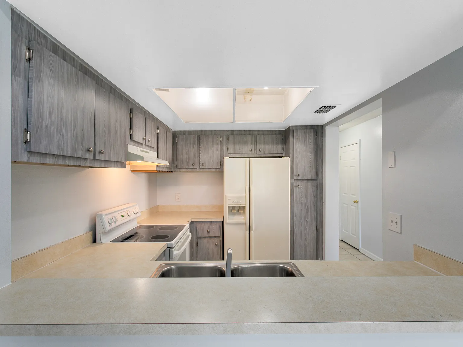 2 bed, 1217 sqft, $1,595 — Photo 2