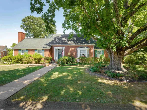 1910 Robertson Blvd, Sheffield, AL 35660