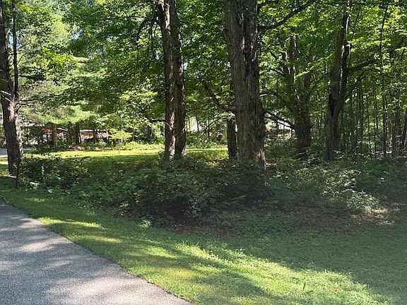 5th image of 760 West Mountain Road