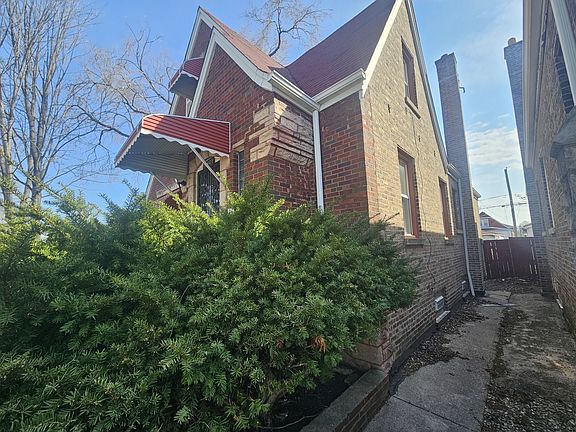 2nd image of 10401 S Forest Ave