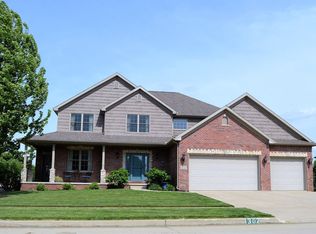 1302 Guiness Dr, Bloomington, IL 61705