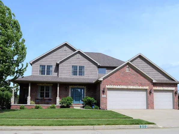 1302 Guiness Dr, Bloomington, IL 61705