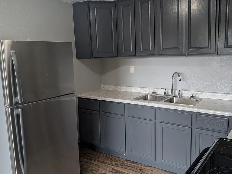 1522 Clifton Ave #1 — Photo 4