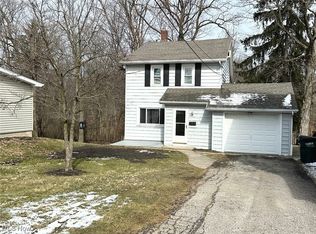 105 Palmetto Ave, Bedford, OH 44146
