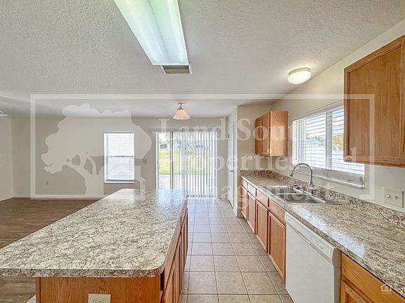 5th image of 7509 Hunters Greene Cir