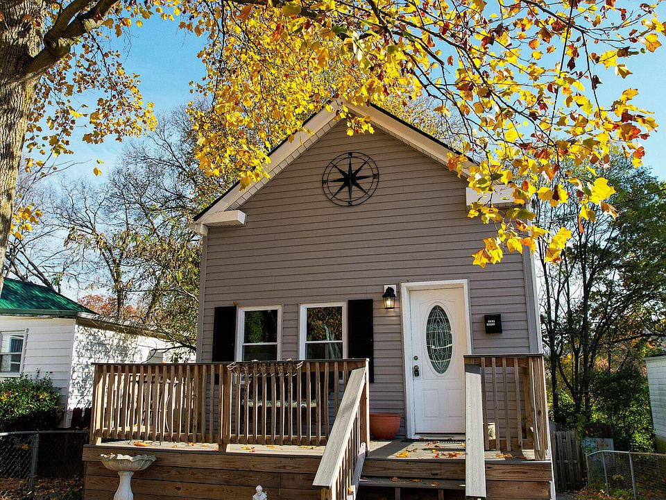1st image of 3820 Leslie Ave