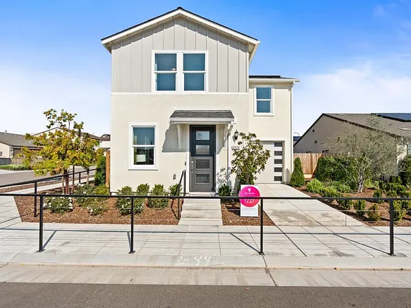 6568 E Blushing Dr, Fresno, CA