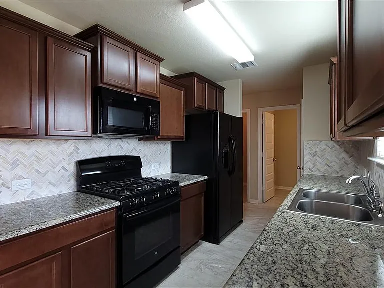 110 Wilson Ct — Photo 8