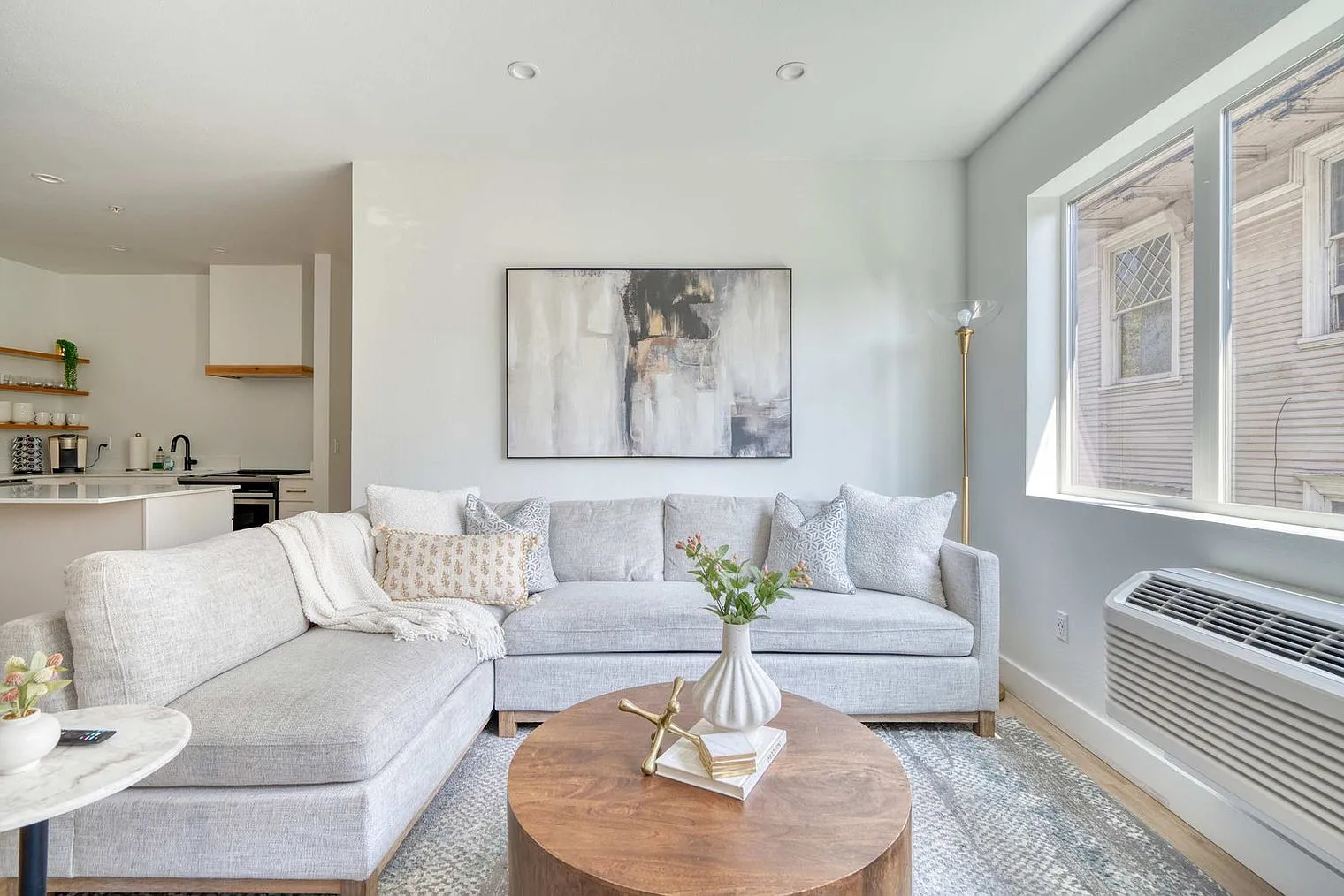 2 bed, 2.0 bath, 1313 sqft, $6,669 — Photo 2