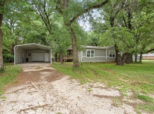 175 Willow Ln, West, TX 76691